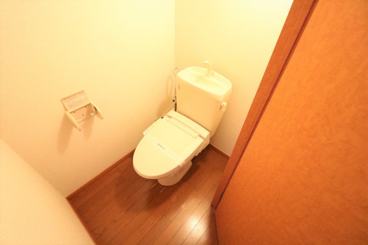 Room image 16