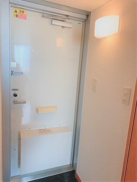 Room image 8