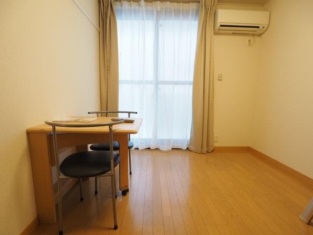 Room image 9