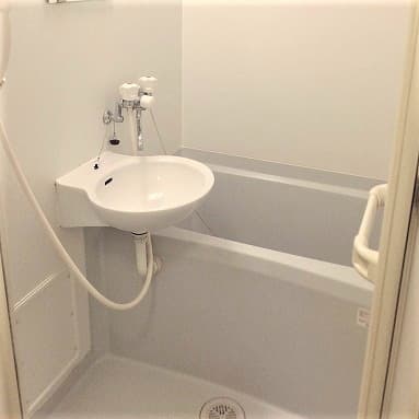 Room image 8