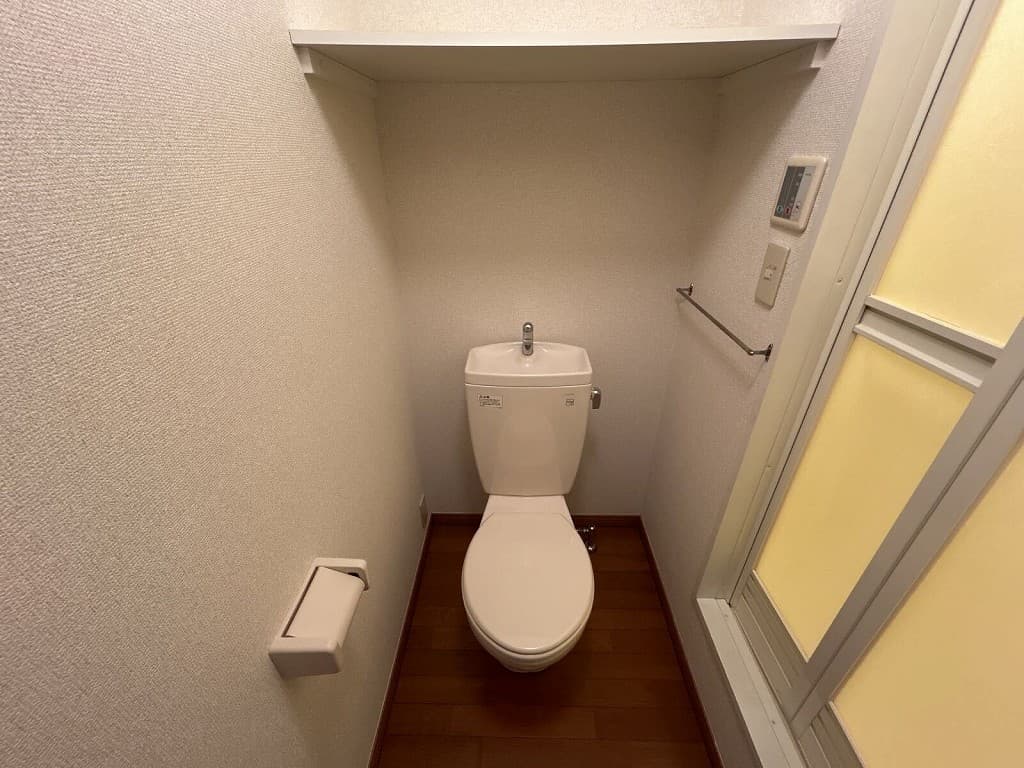Room image 8