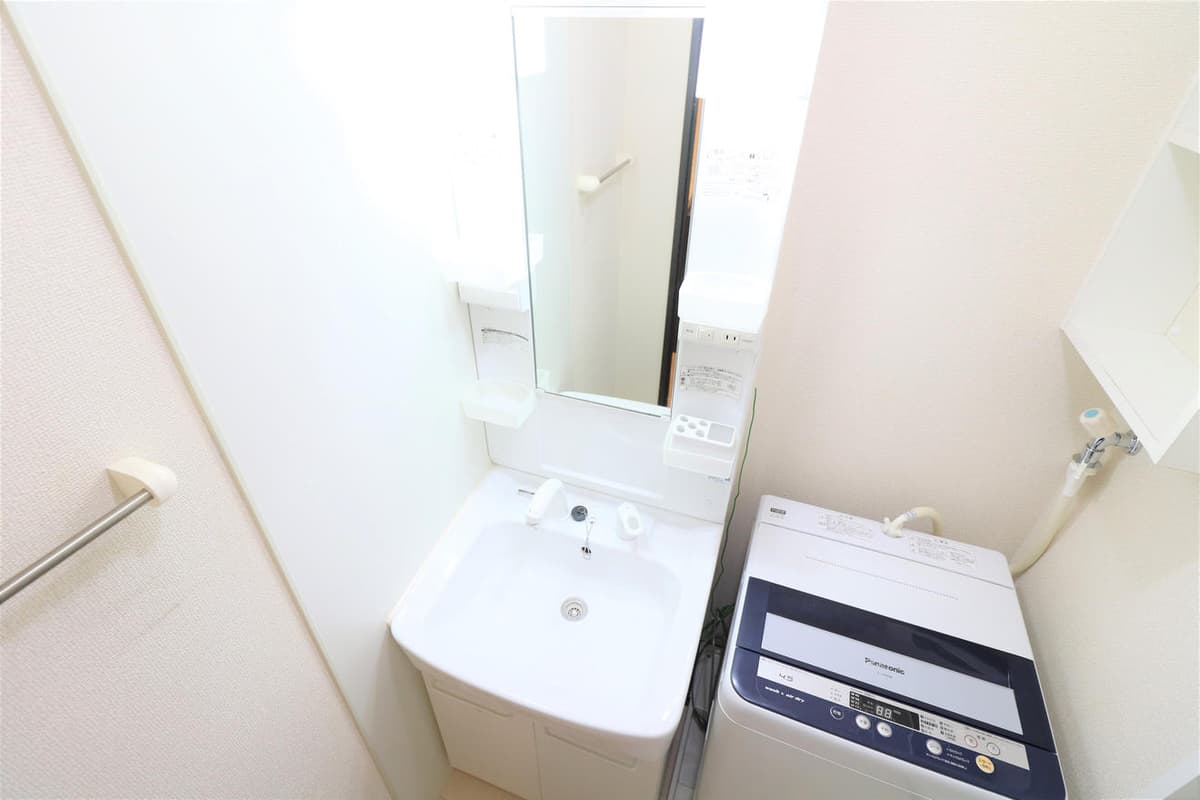 Room image 12
