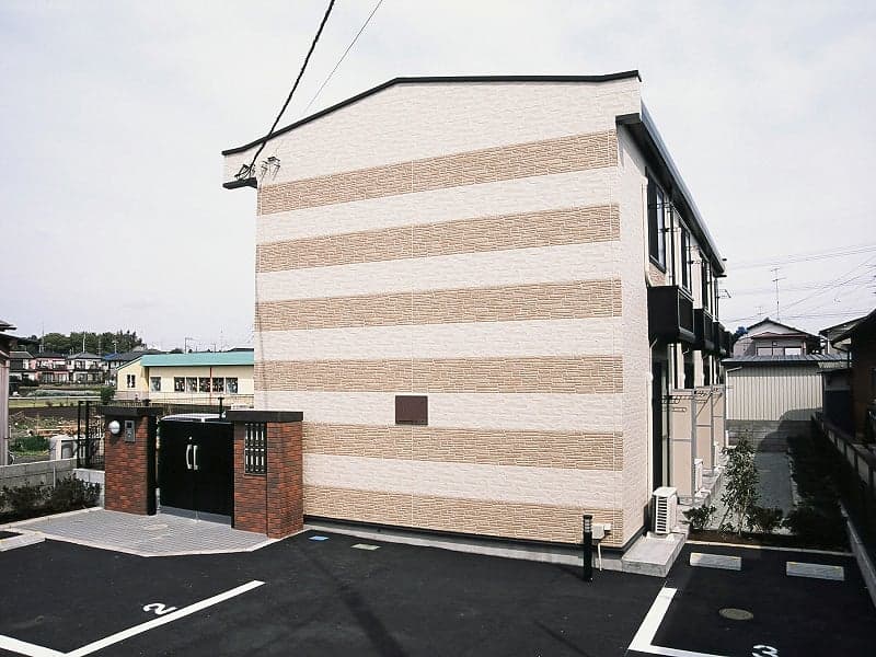 Main exterior of leopalace Residence Megumi