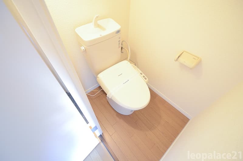 Room image 13
