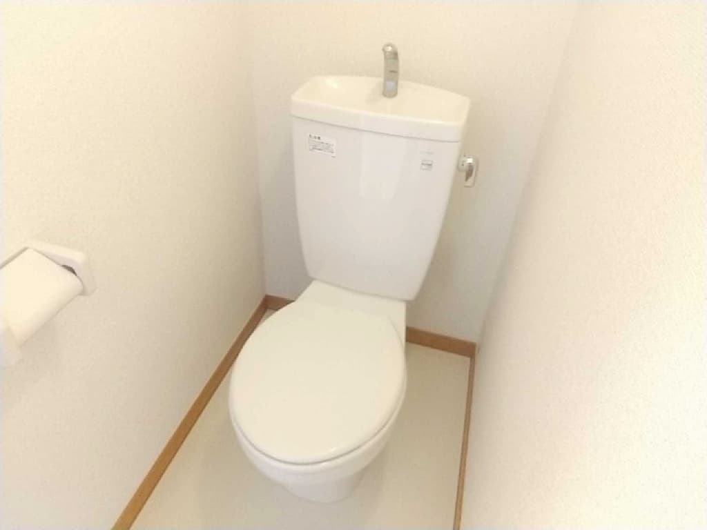 Room image 8