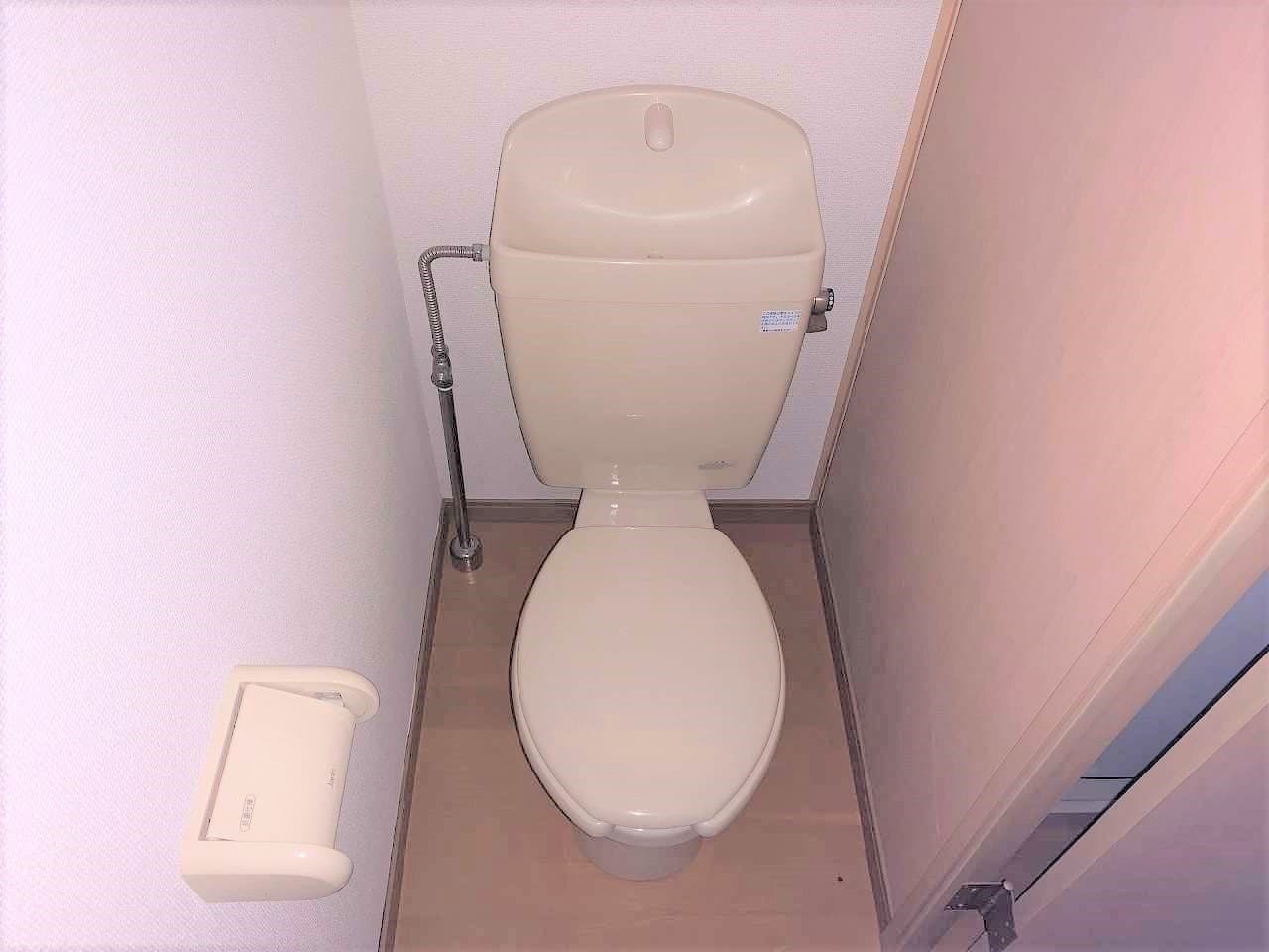 Room image 8