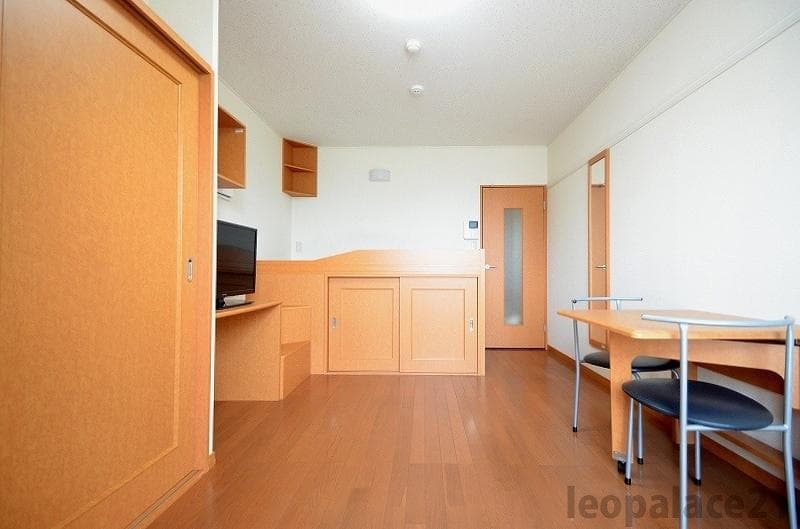 Room image 15