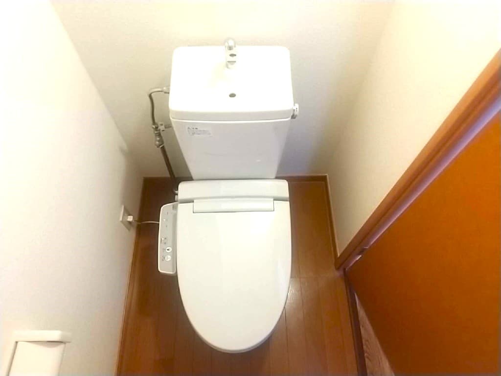 Room image 8