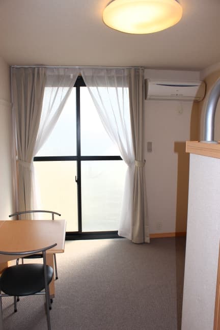 Room image 10