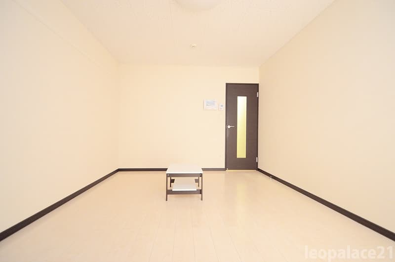 Preview interior of LEONEXT With Happiness