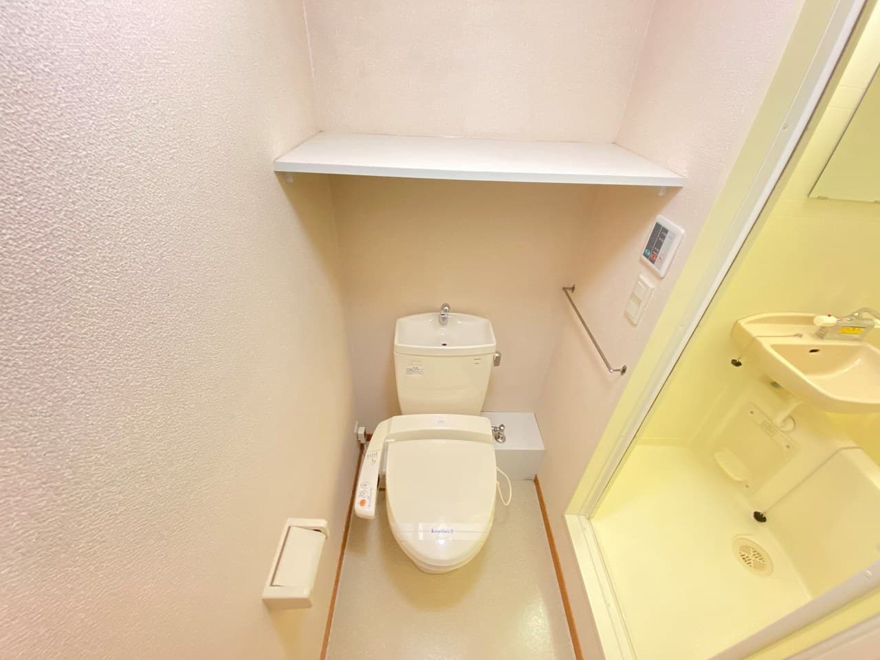 Room image 8