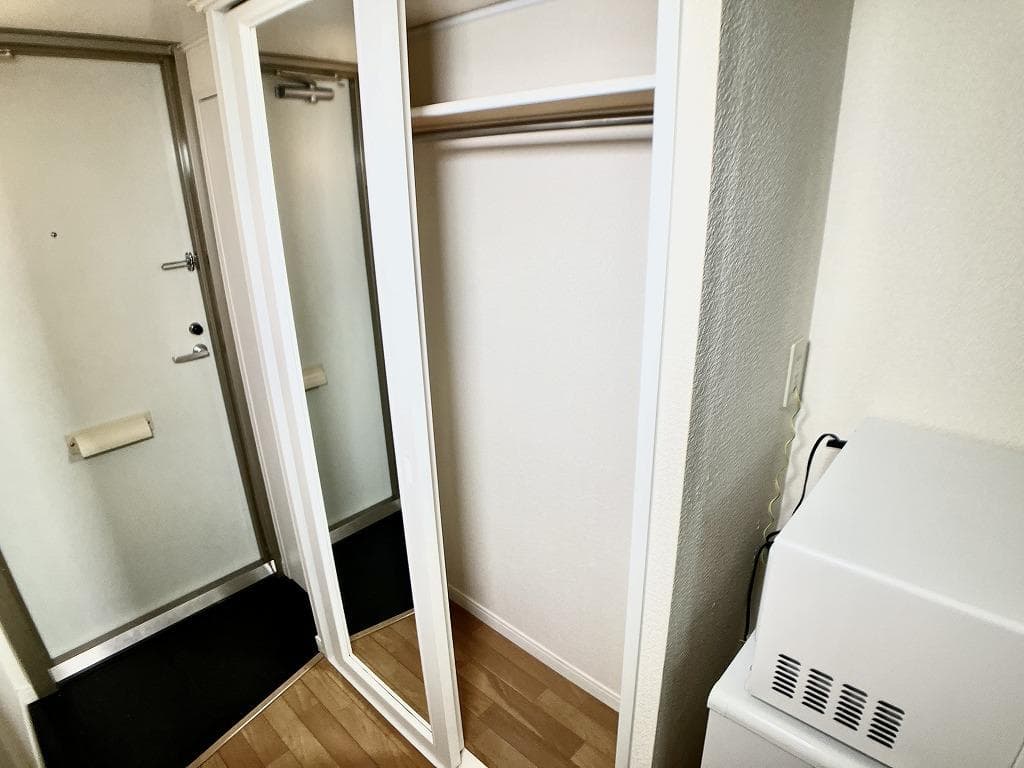 Room image 9
