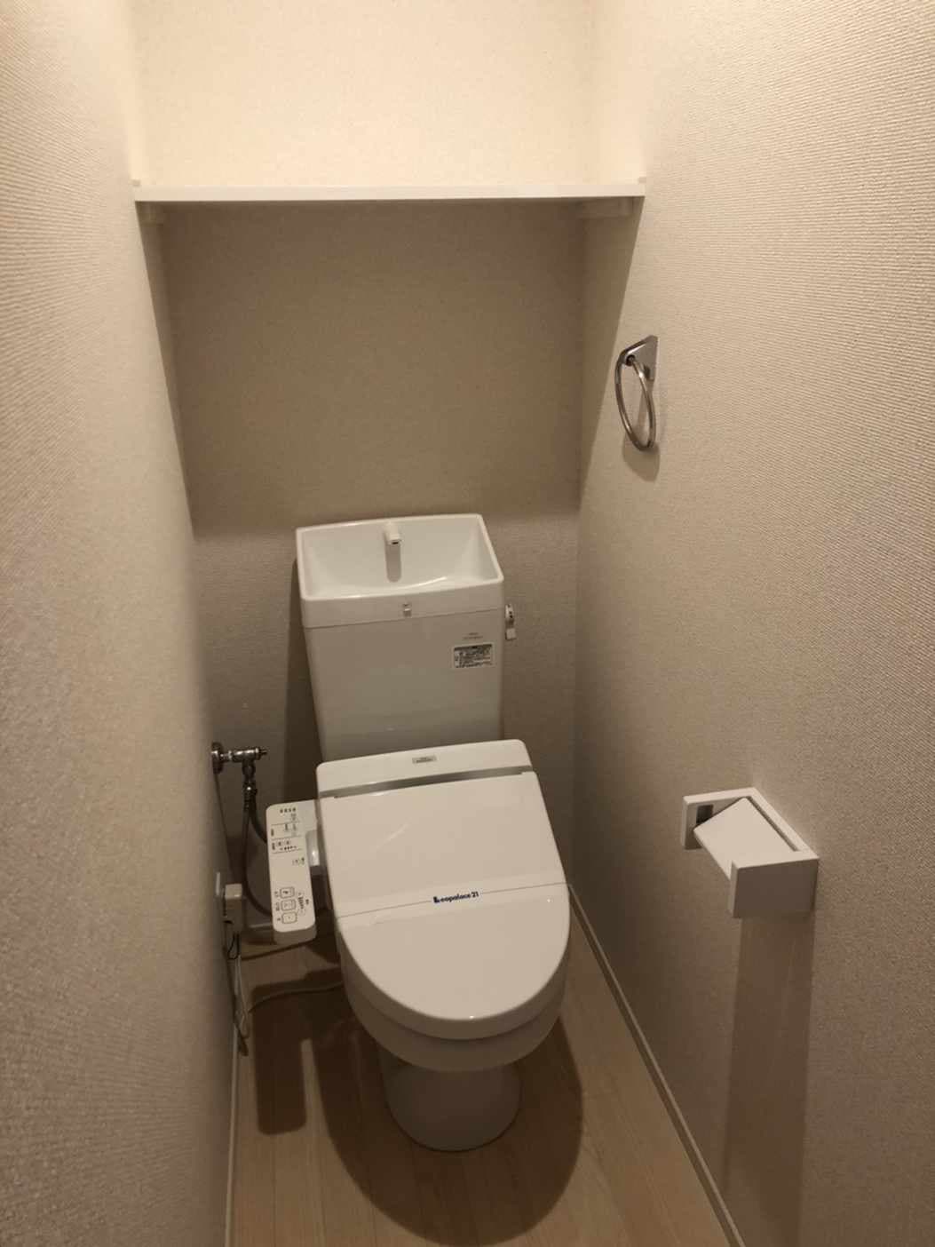 Room image 15
