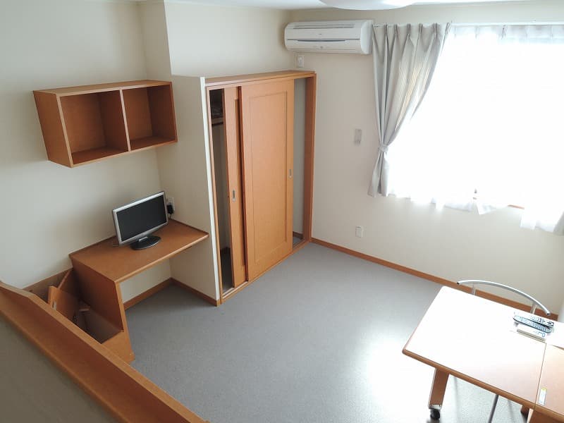 Room image 8