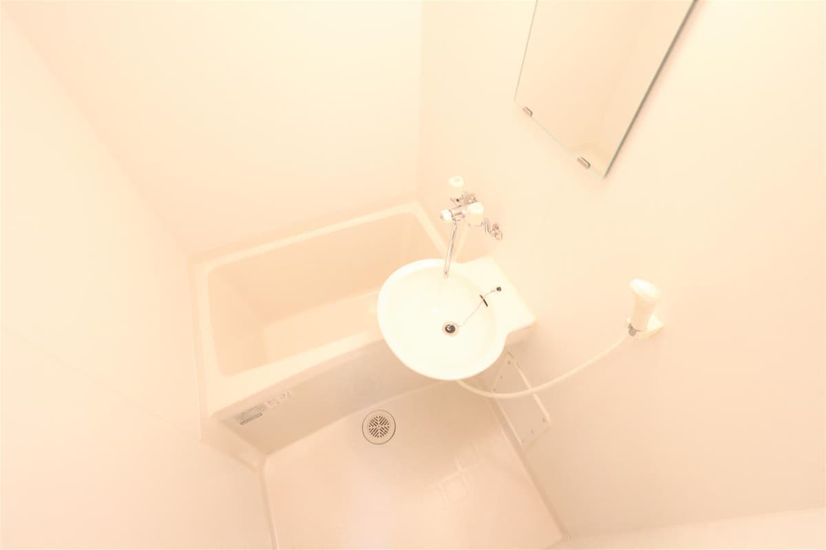 Room image 8