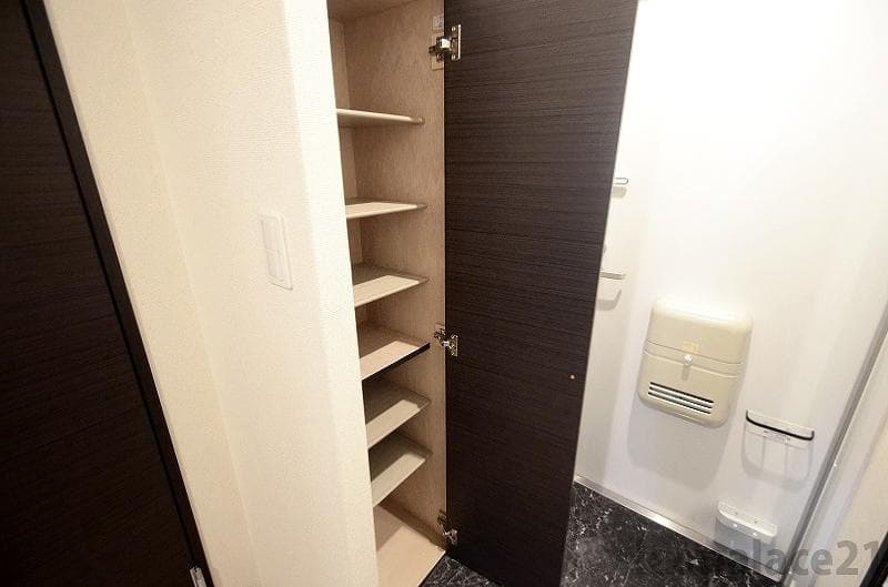 Room image 8