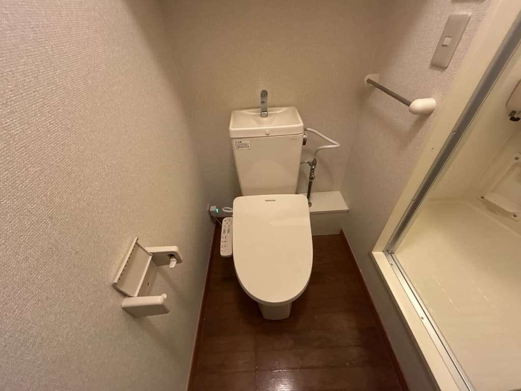 Room image 8