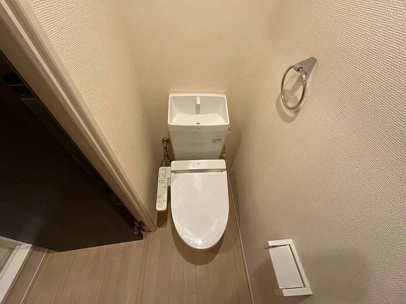 Room image 8