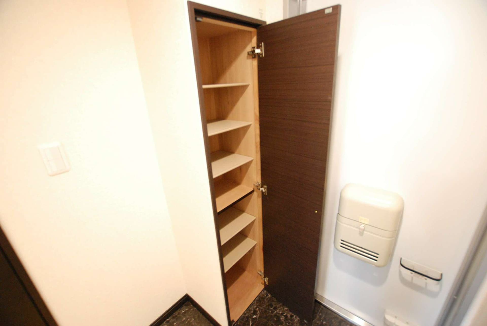 Room image 16
