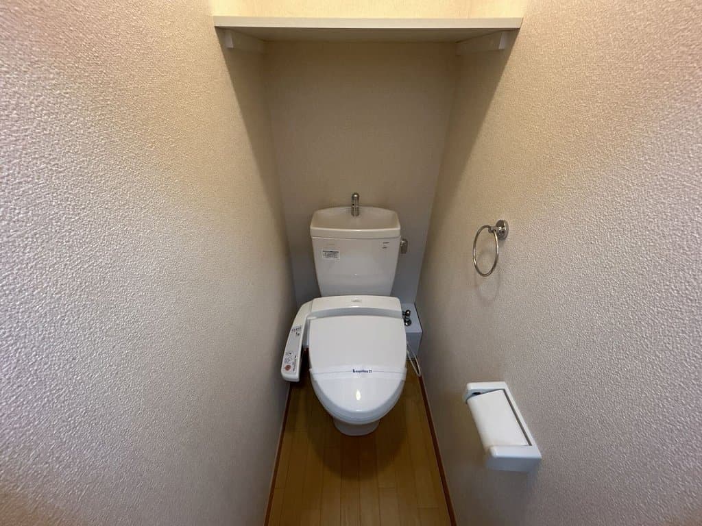 Room image 8