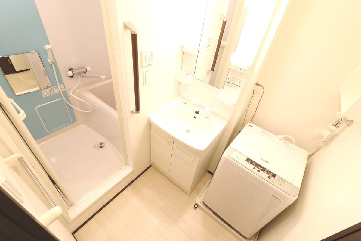 Room image 10