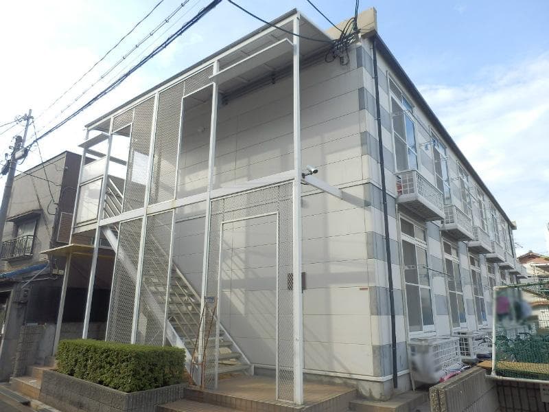Main exterior of leopalace Shoji