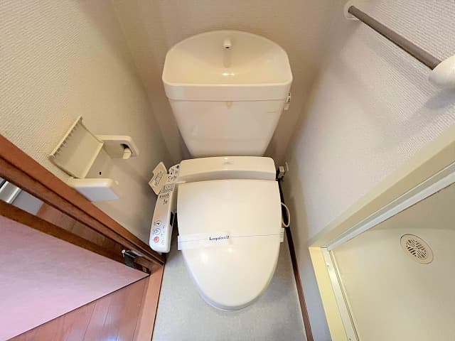 Room image 9