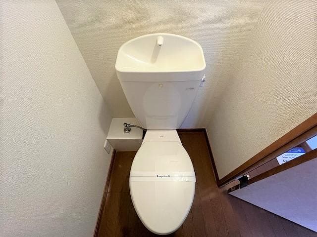 Room image 9