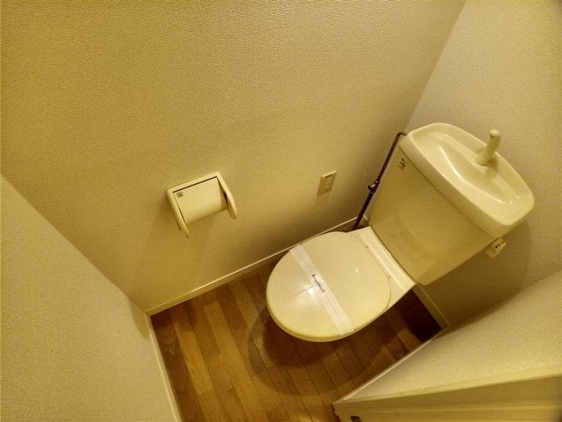Room image 8