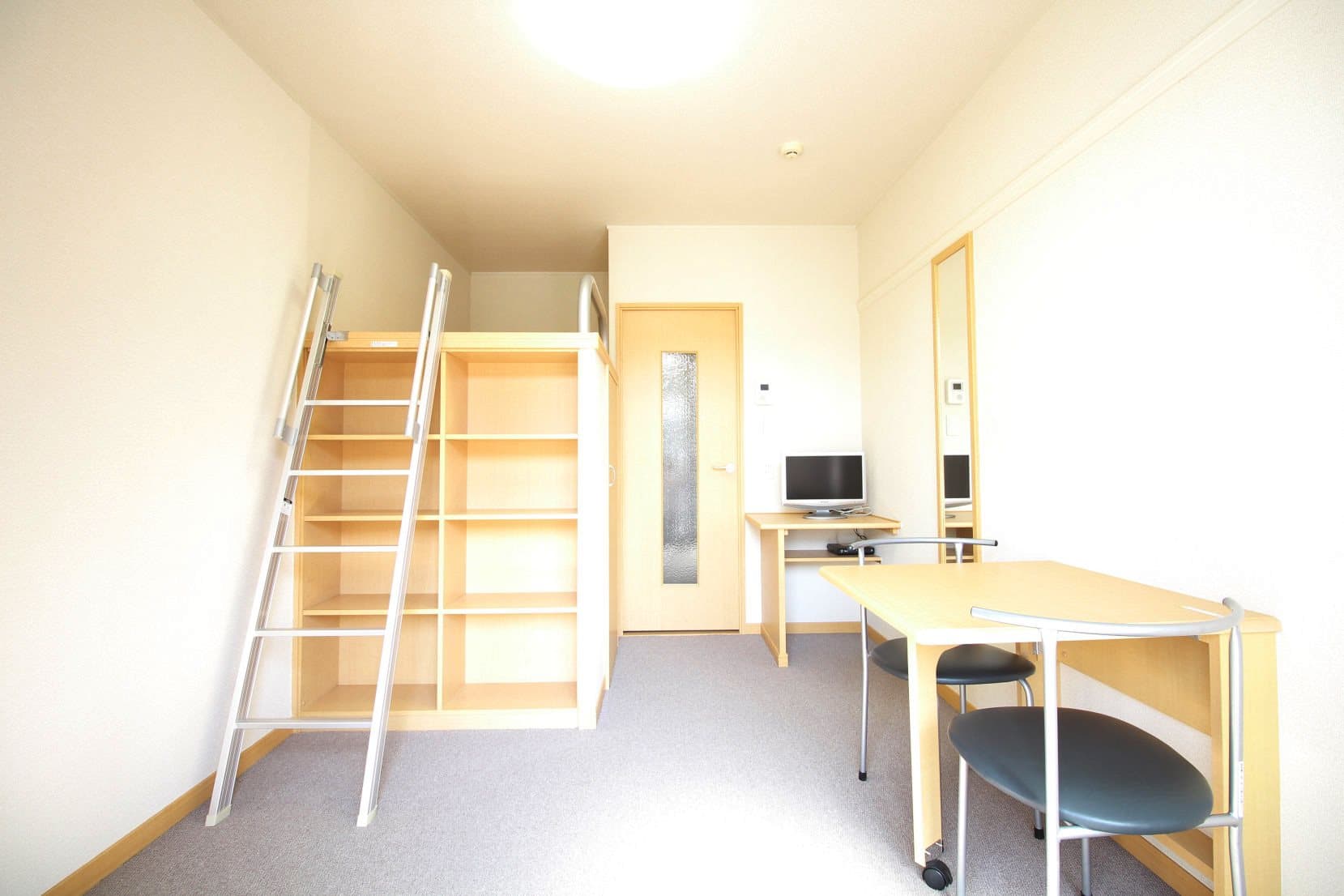 Room image 10