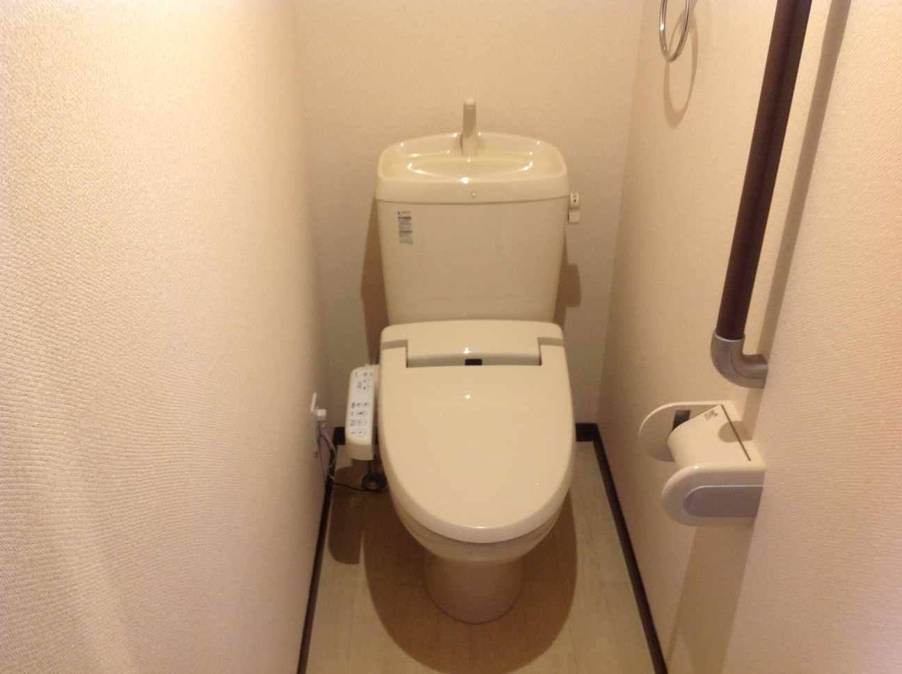 Room image 8