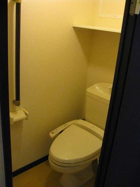 Room image 10