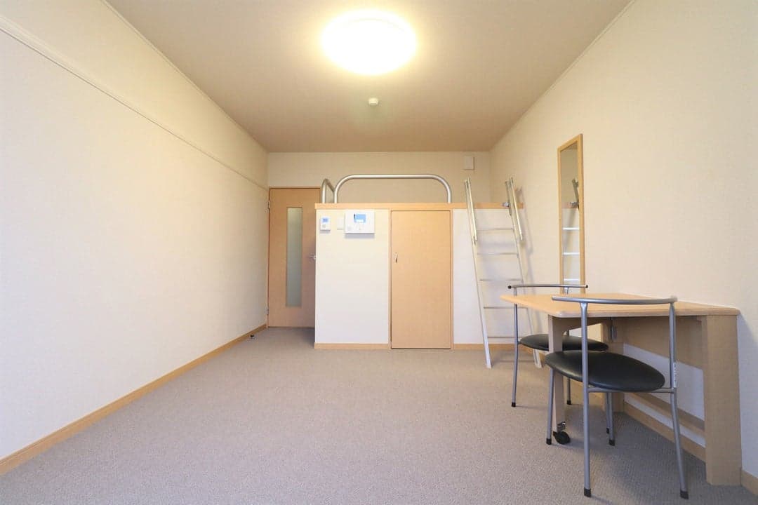 Room image 11