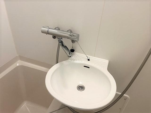 Room image 8