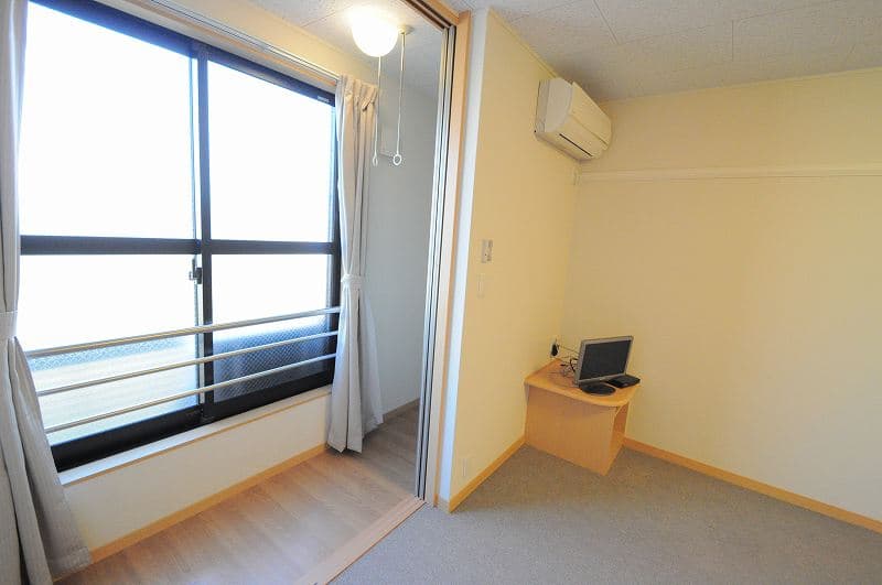 Room image 11