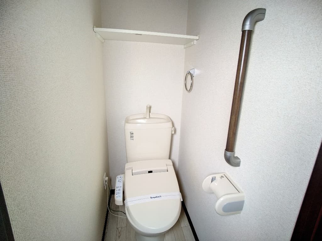 Room image 16
