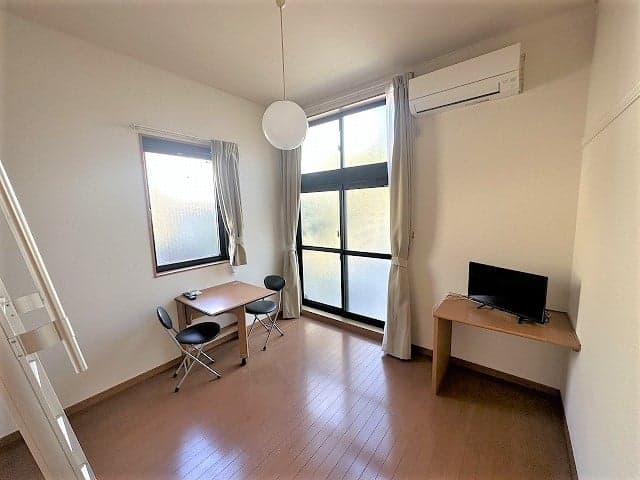 Room image 12
