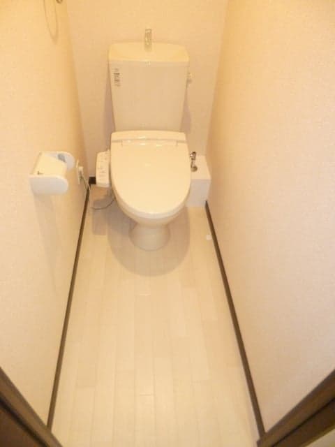 Room image 8