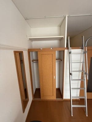 Room image 11