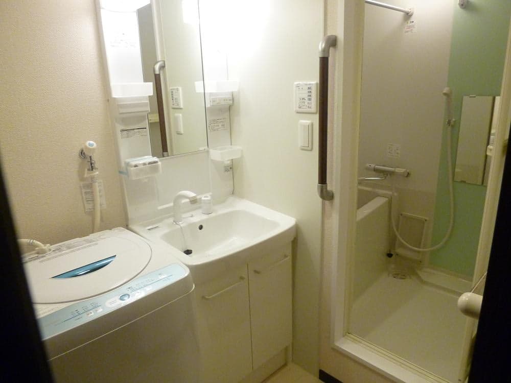 Room image 8