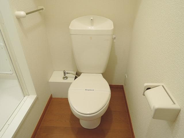 Room image 10