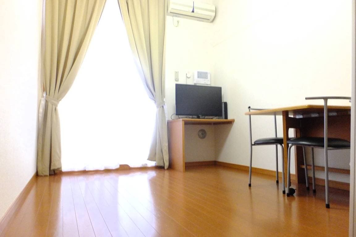 Room image 10