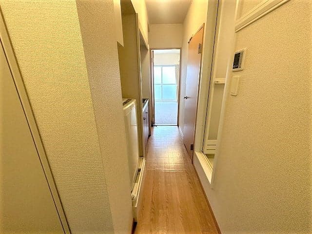 Room image 15