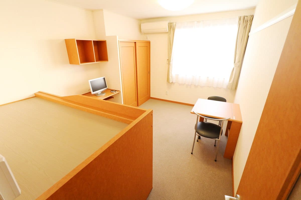 Room image 12