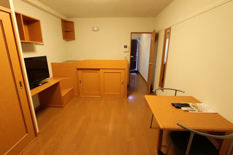 Room image 8