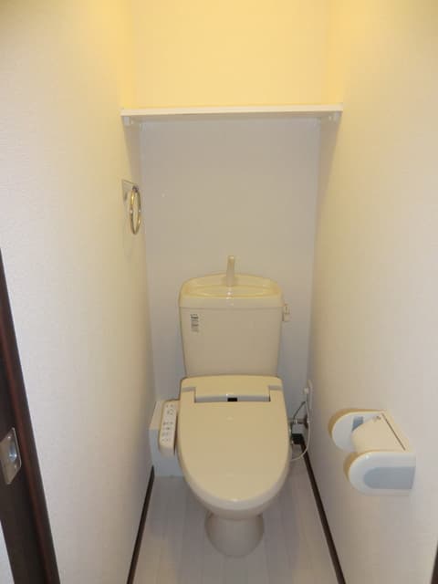 Room image 8