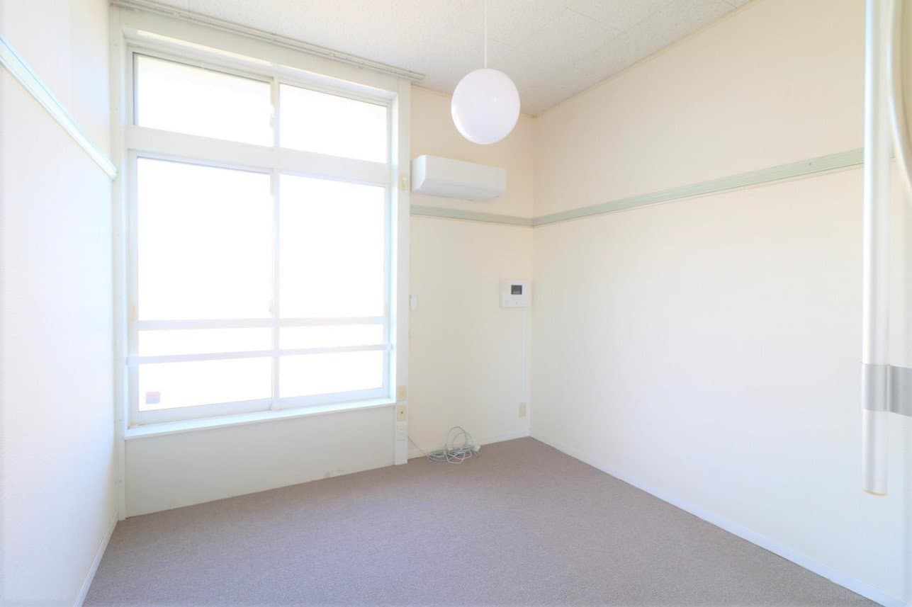 Room image 12