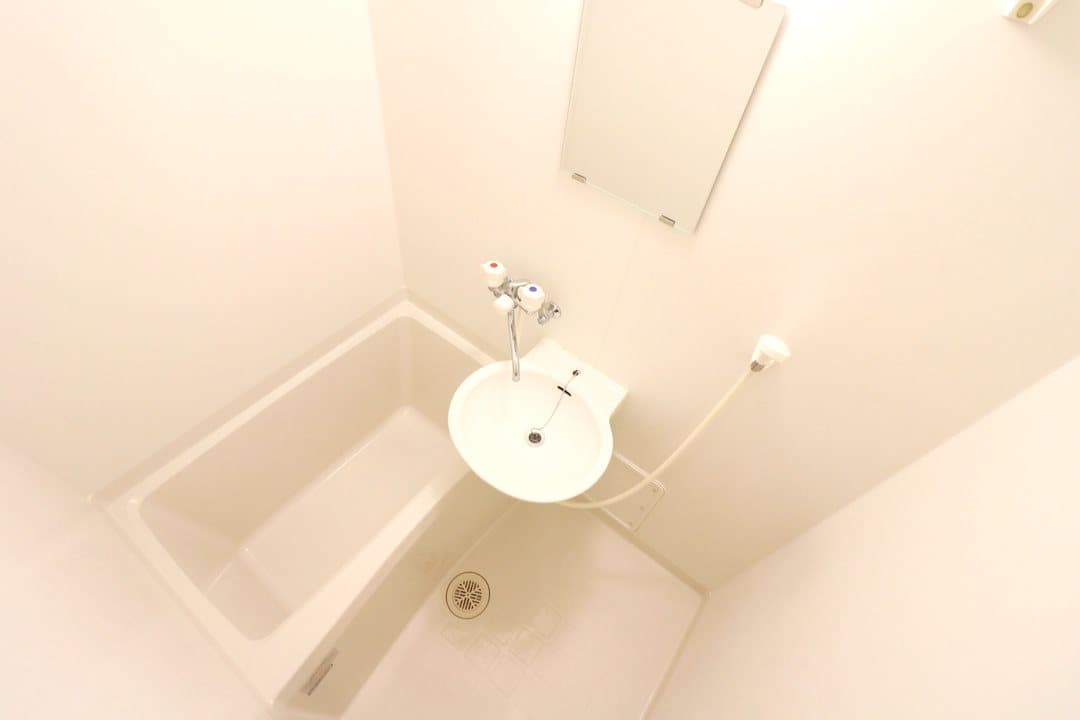 Room image 11