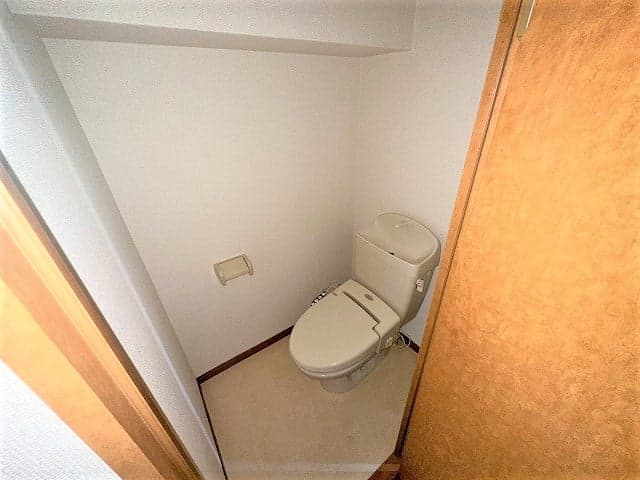 Room image 15