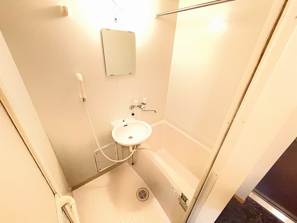 Room image 11